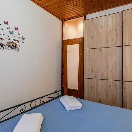 Angela By Interhome Perledo